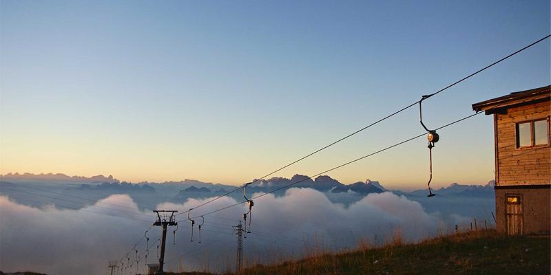 别墅入户门智能锁选购指南：为何岩浆锁级安全与北欧设计美学缺一不可？