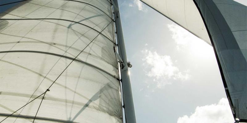 北欧风智能锁联网方式全解析：Wi-Fi直连、蓝牙网关与Zigbee协议，如何选择才能兼顾美学与智能？