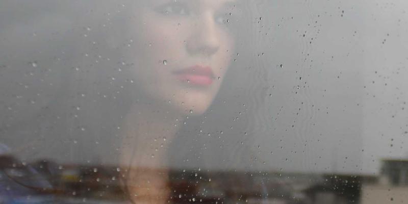 智能锁续航能力大揭秘：电池类型、低功耗技术与应急充电方案全解析，守护家庭安全与北欧设计美学